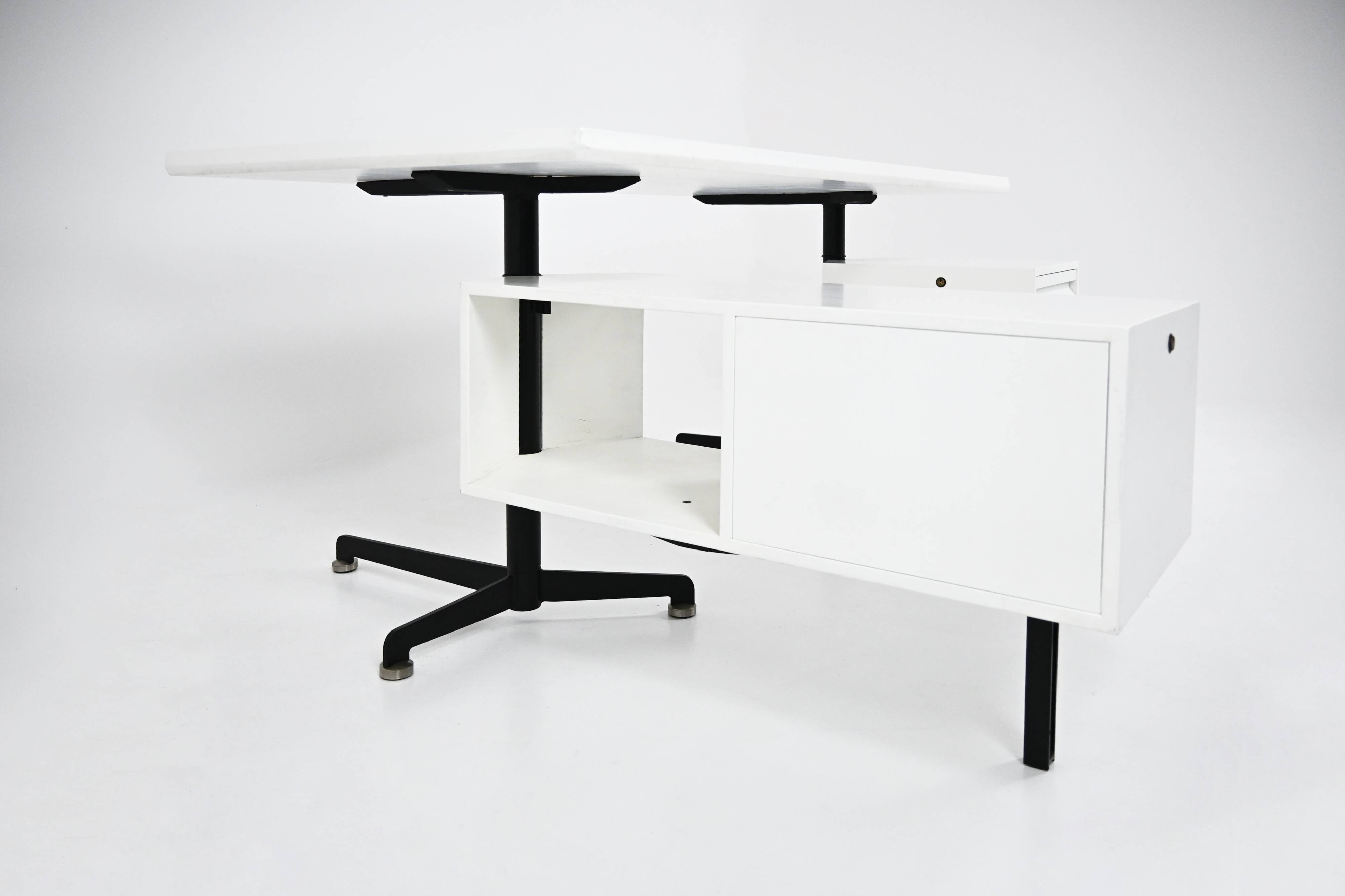 Office design by Osvaldo Borsani for Tecno, 1960s