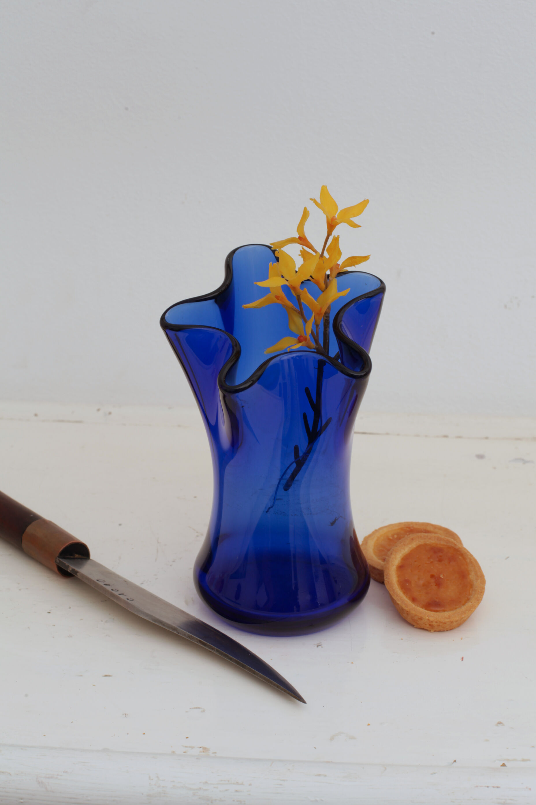 Vase étoile en verre bleu