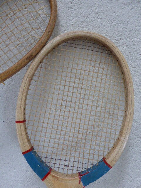 Lot of two wooden tennis rackets Florence de Courtie et Revenge