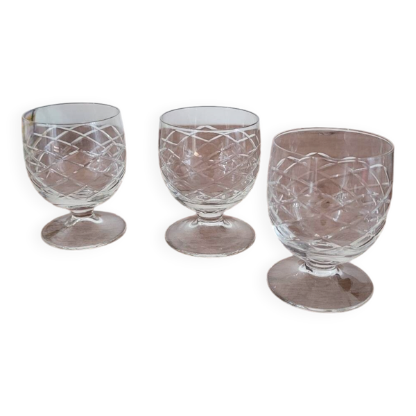 Lot de 3 verres à digestif en cristal taillé