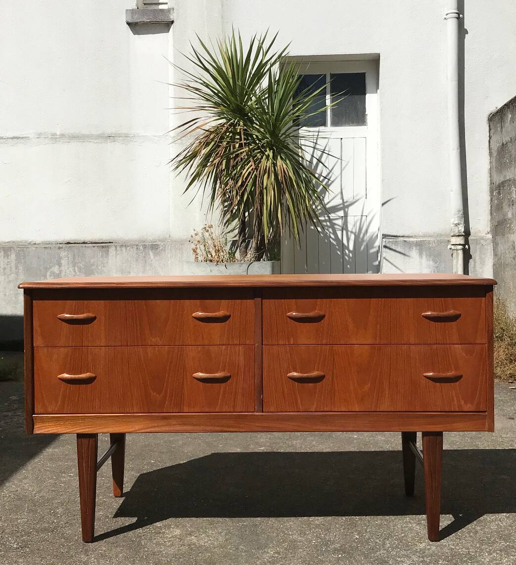 Small English teak sideboard from the 1960s.