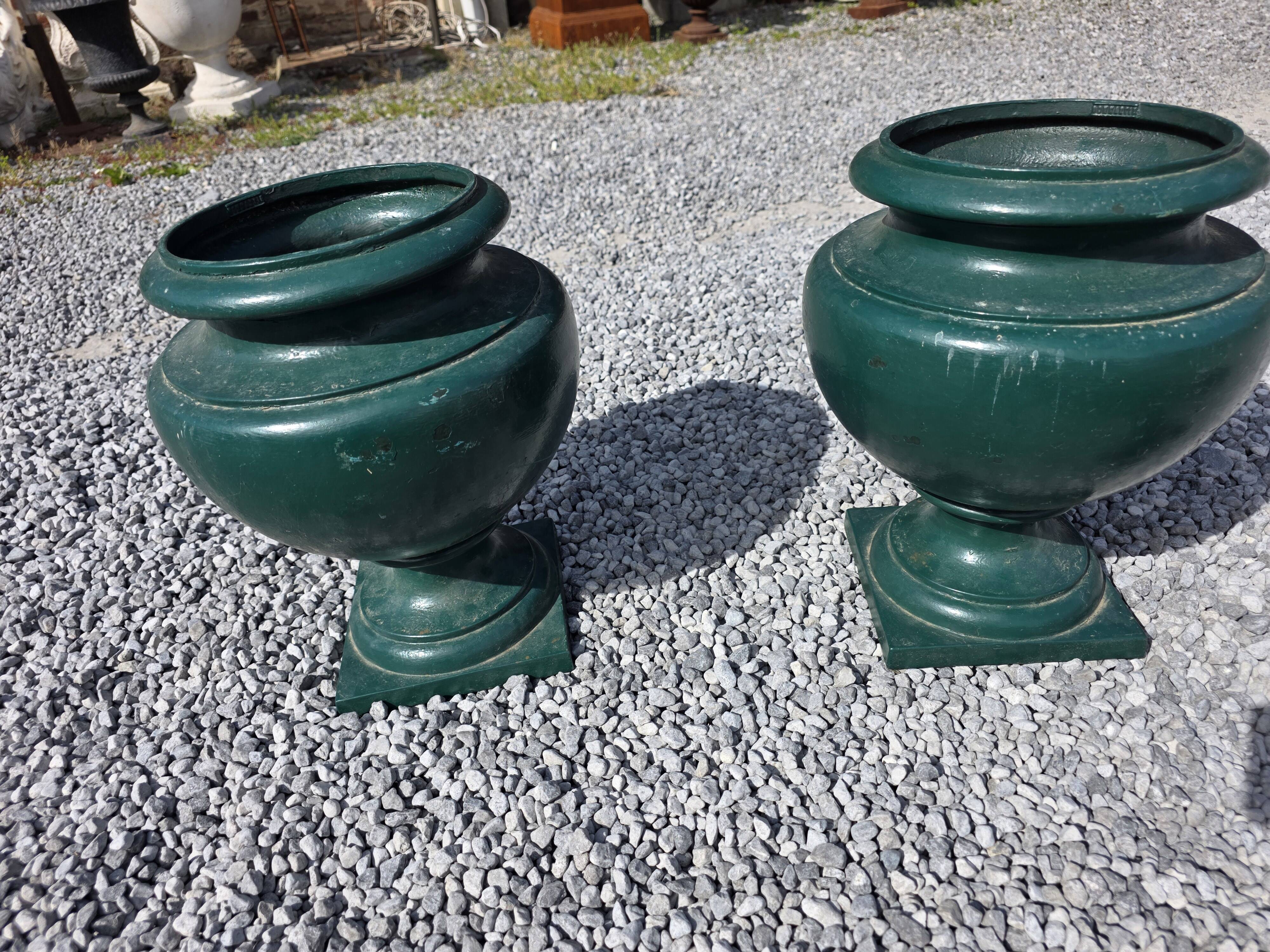 Paire de vases medicis XIXème en fonte