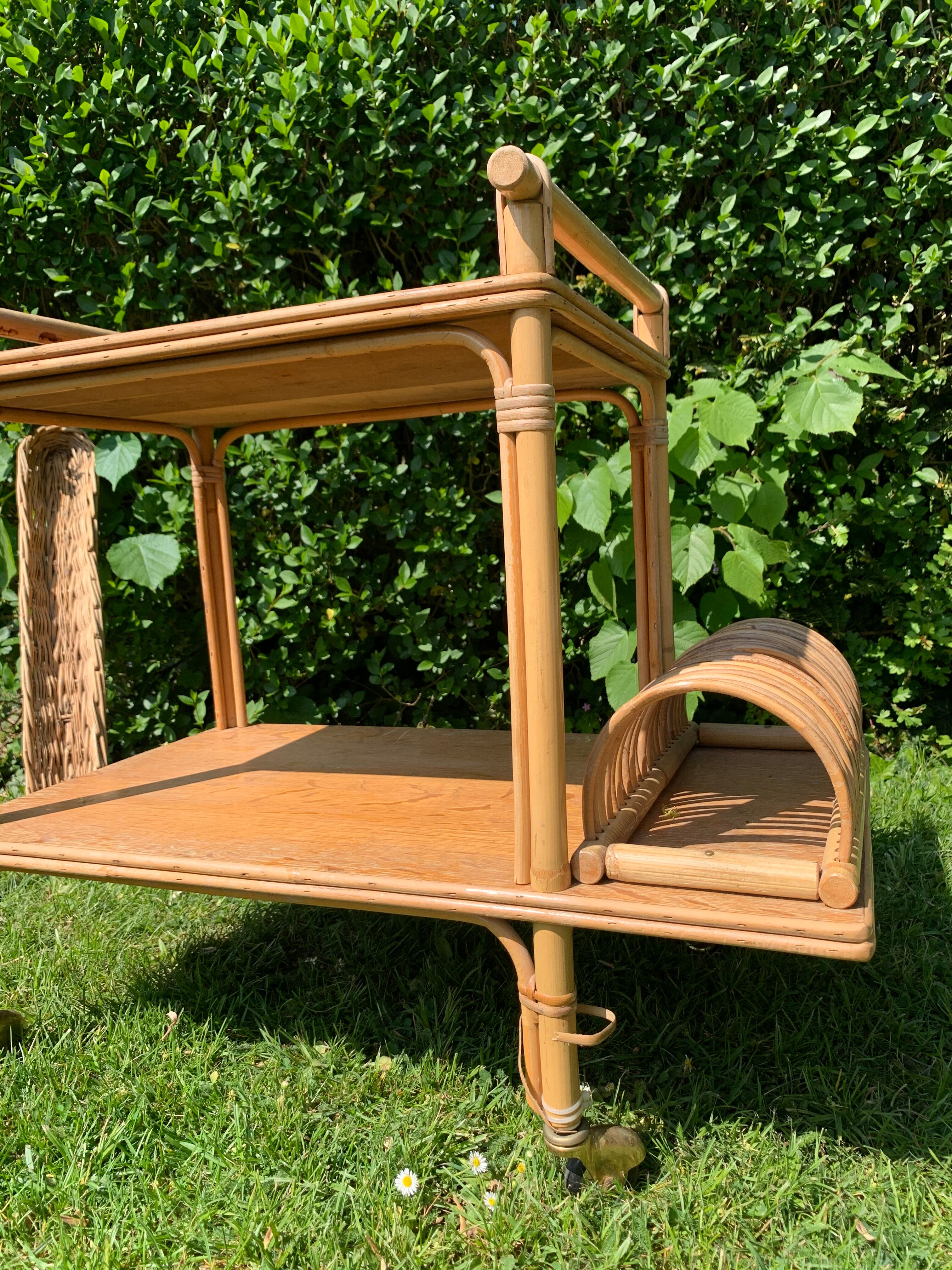 Rolling dessert in rattan