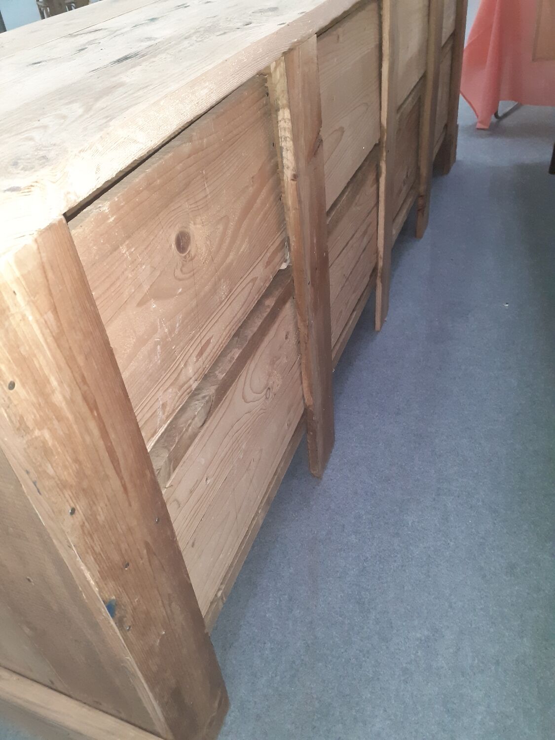 Trade furniture 8 drawers fir