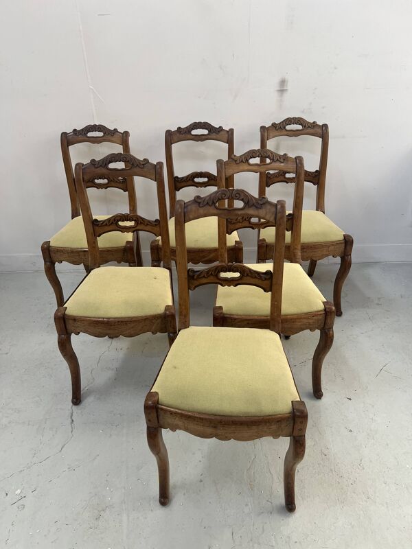 Suite de six chaises de style Louis Philippe en merisier XIX siècle