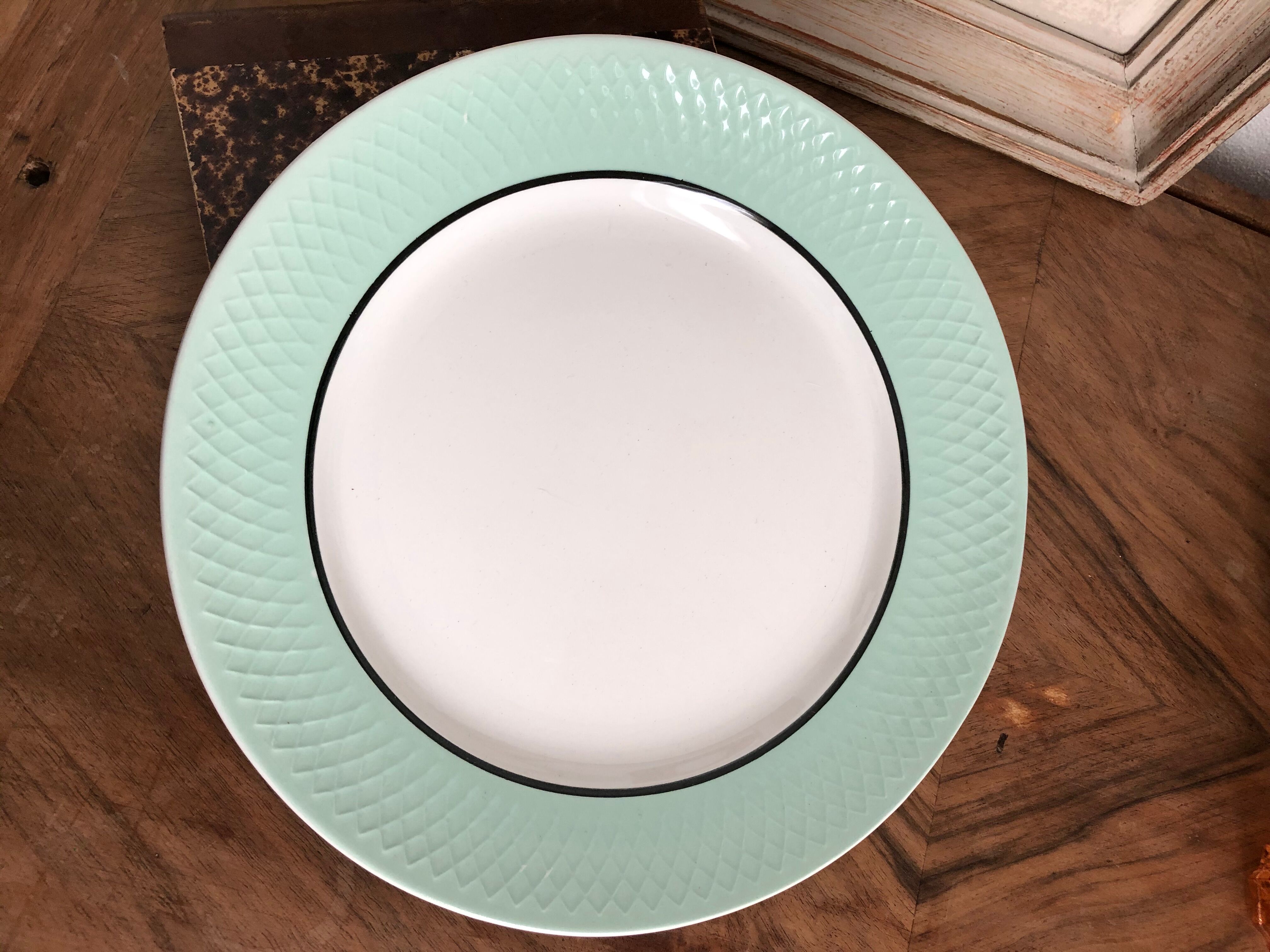 Mint green dish Moulins des Loups