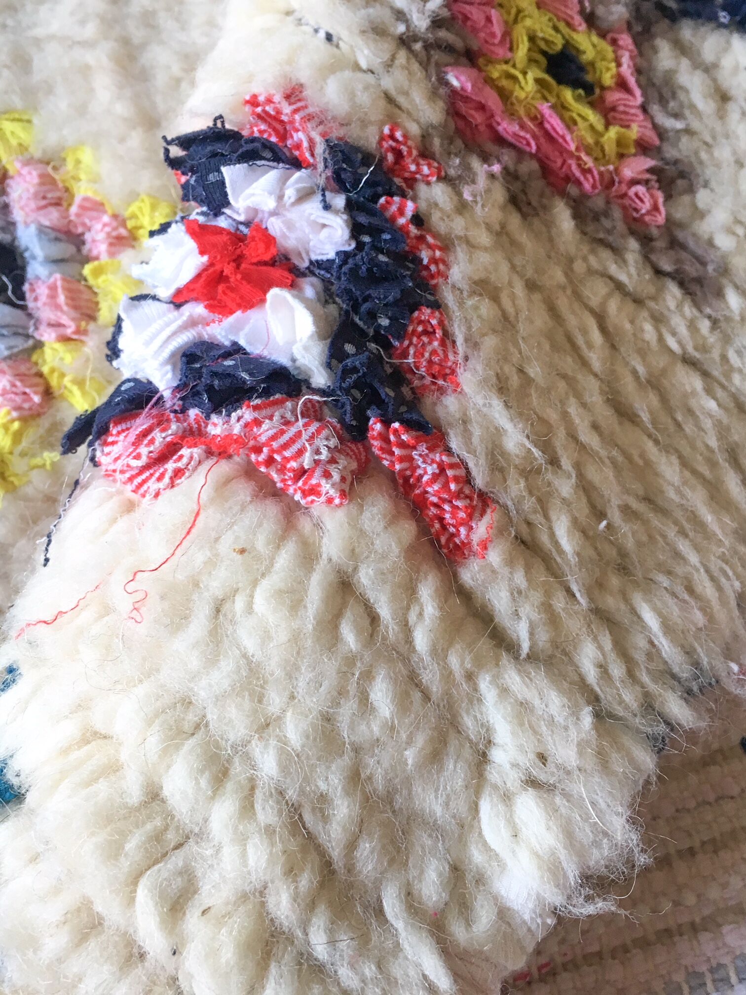 Colorful Moroccan carpet 131 x 96 cm