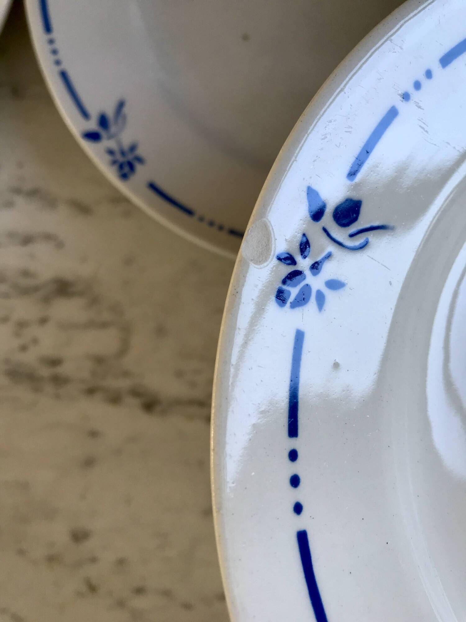 set of 8 St Amand dessert plates Gilbert model 50s