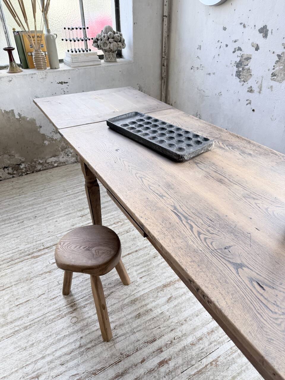 Solid oak farmhouse table with integrated extensions 1950