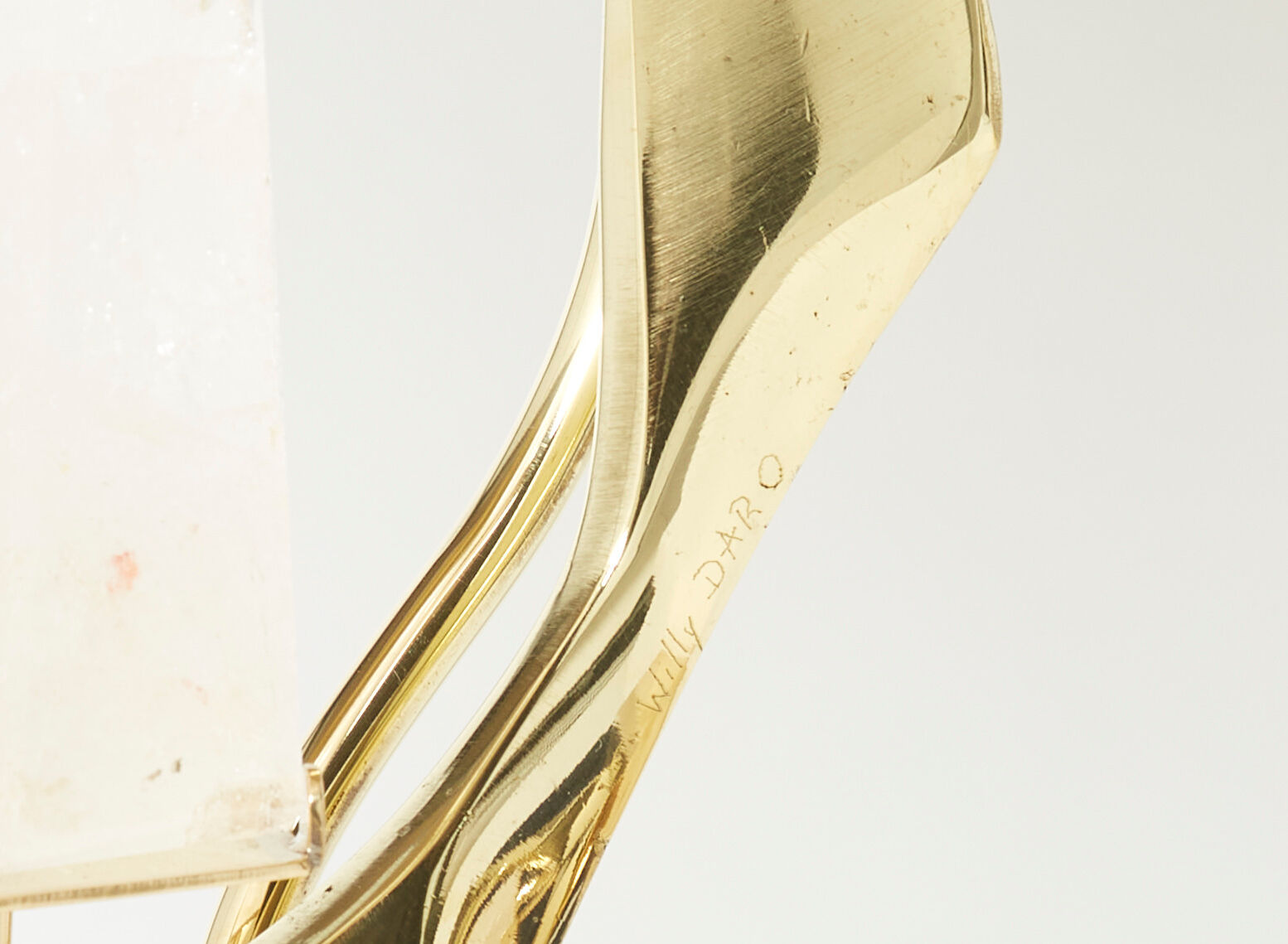 Paire de lampes en laiton cristal de roche signées Willy Daro