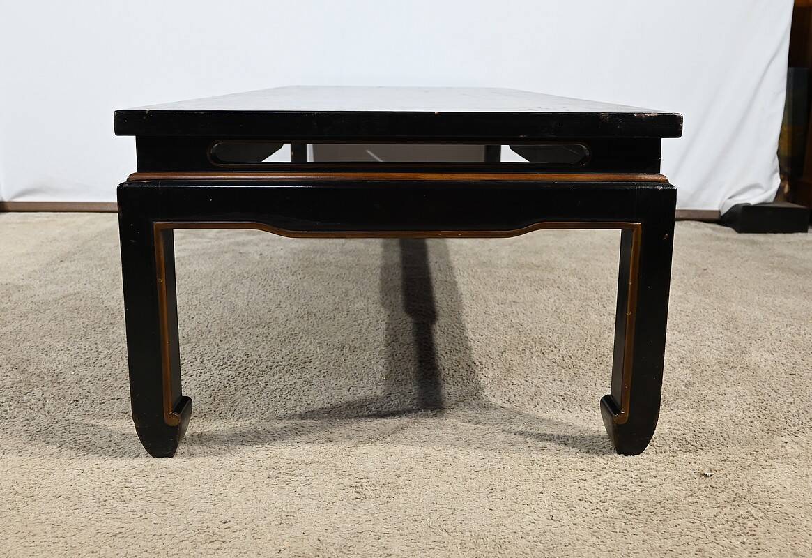 Important Asian Coffee Table, in black lacquered wood – Mid 20th century