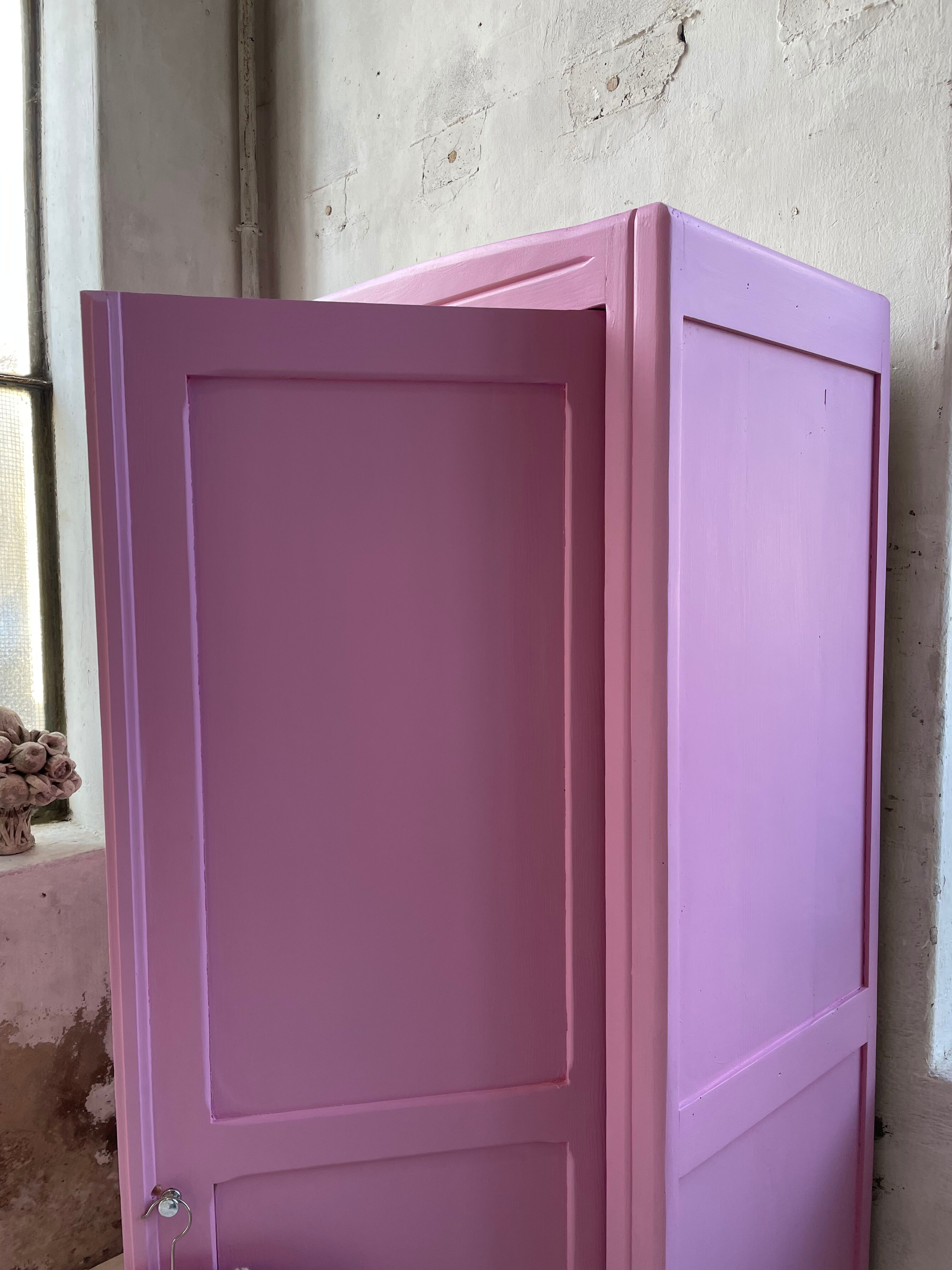 Pink knitted cabinet