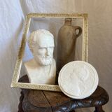 Plaster medallion