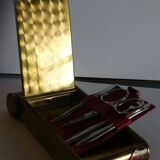 Powder with manicure set