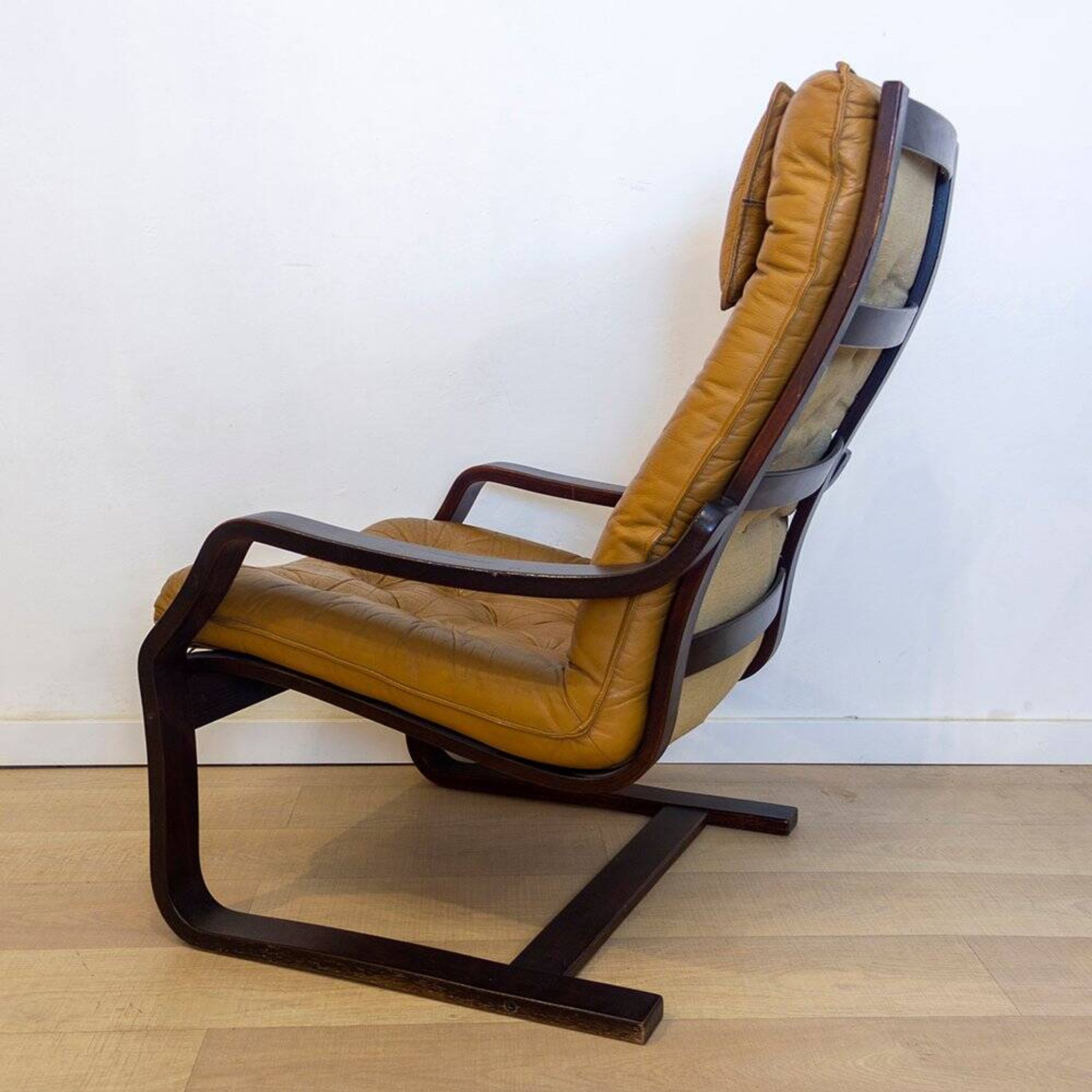 Fauteuil danois en cuir coloré, années 1970