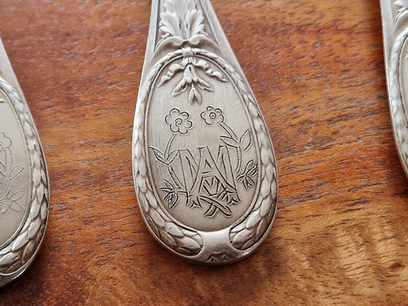 Christofle - Set of 11 dessert spoons in the Trianon model made of metal.