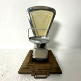 Vintage grocer's scale 50's