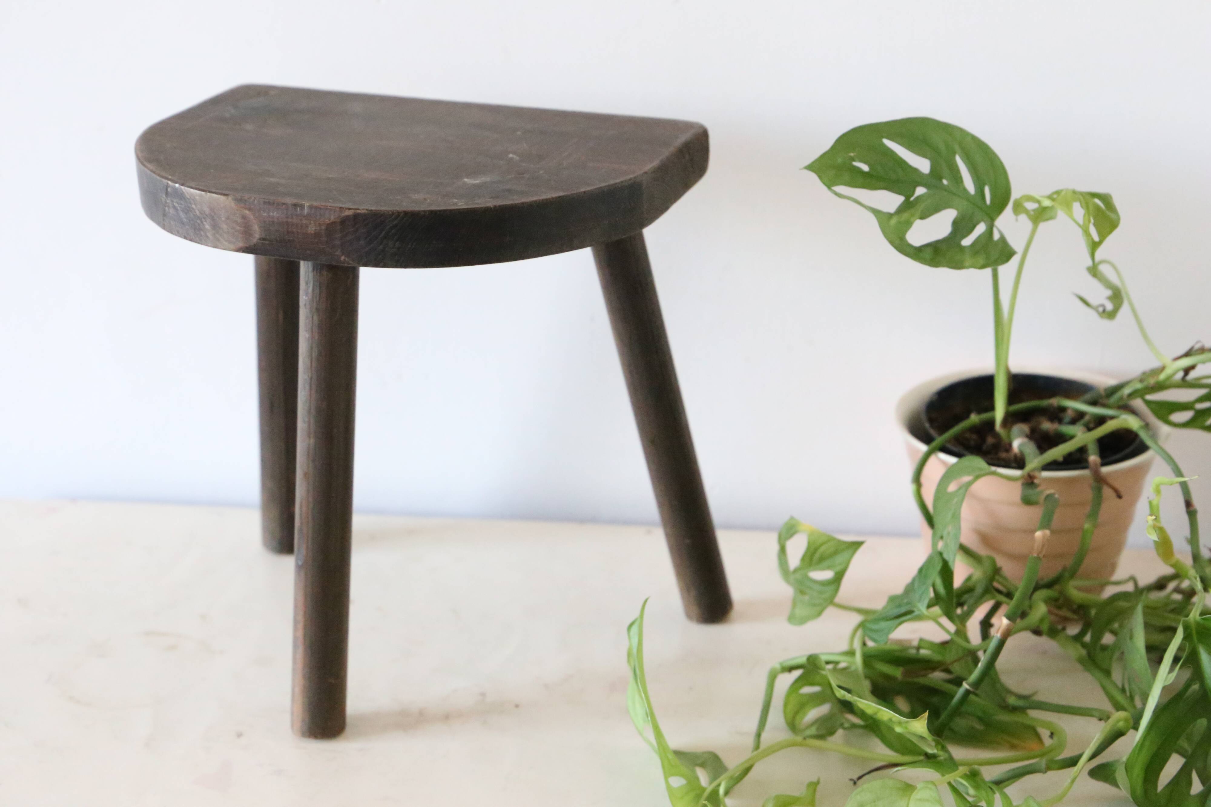 Farm tripod stool, rustic, vintage