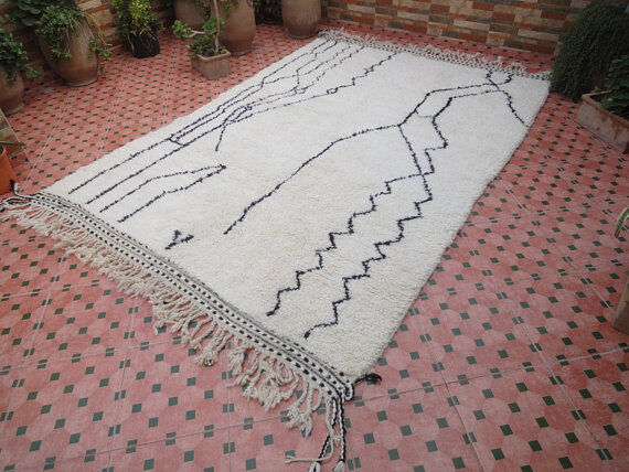 Wool vintage Beni Ouarain carpets Moroccan berber 283 x 192 cm