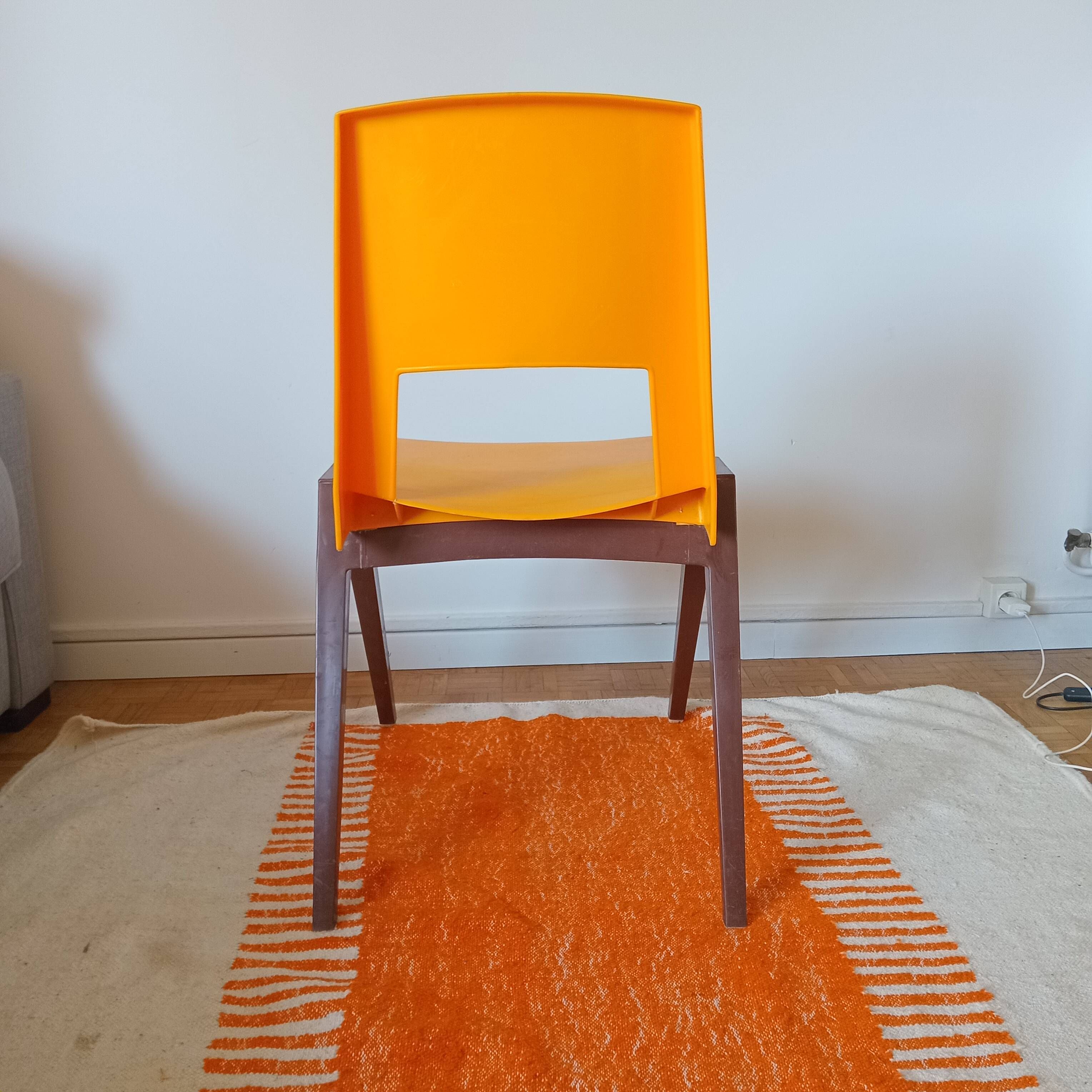 Set of 4 vintage chairs from the 70s – Stamp brand, model 01 Nurieux