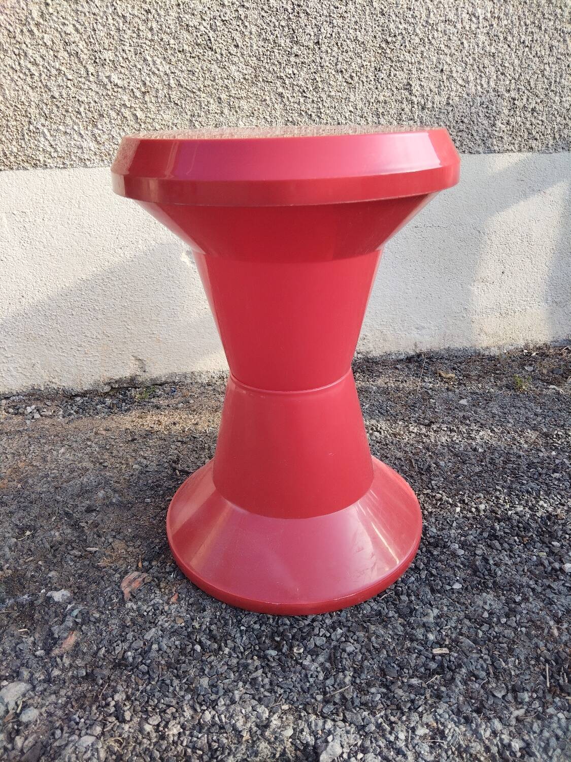Italian design stool Tam Tam red – 70s spirit