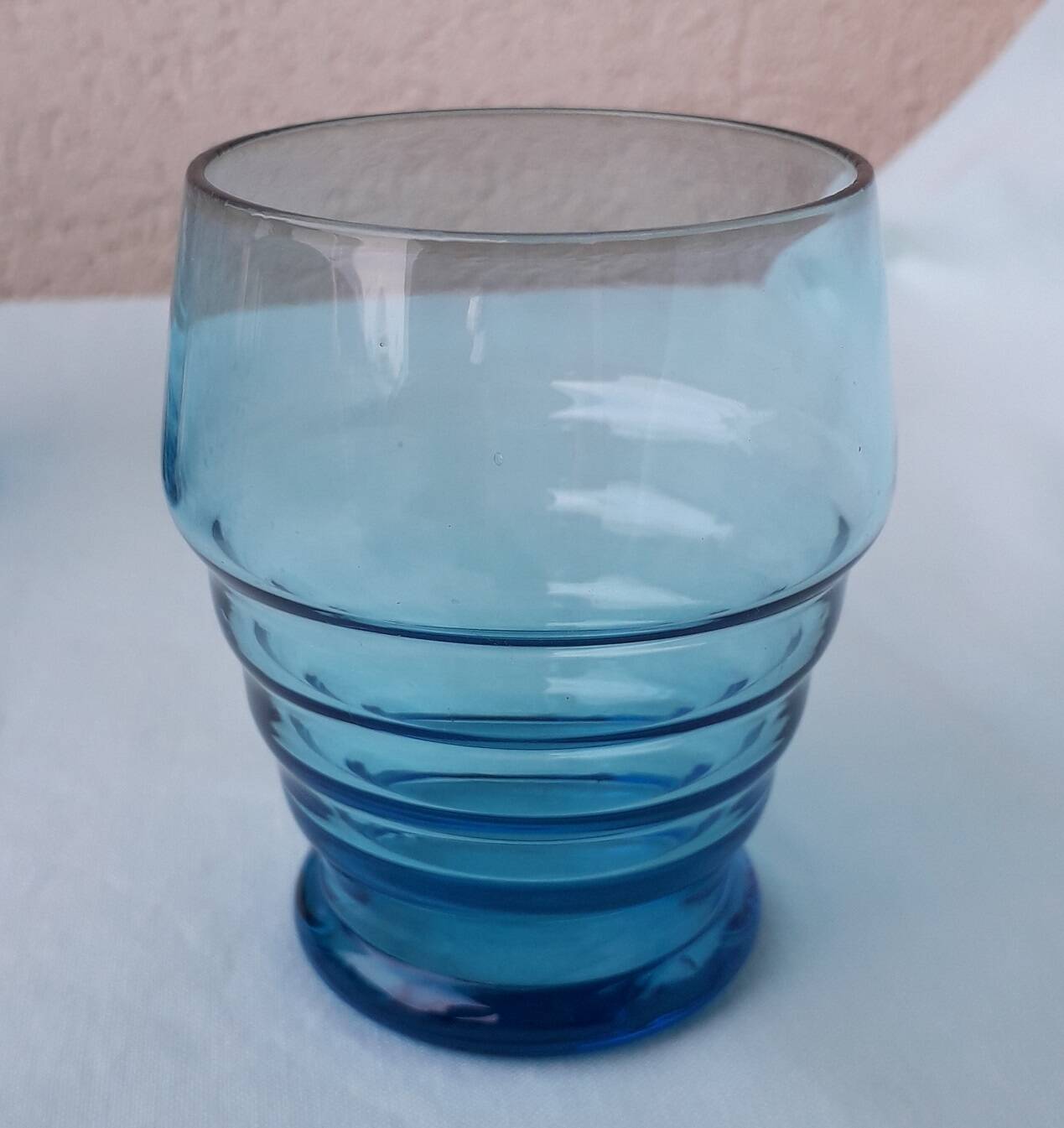 8 blue glasses