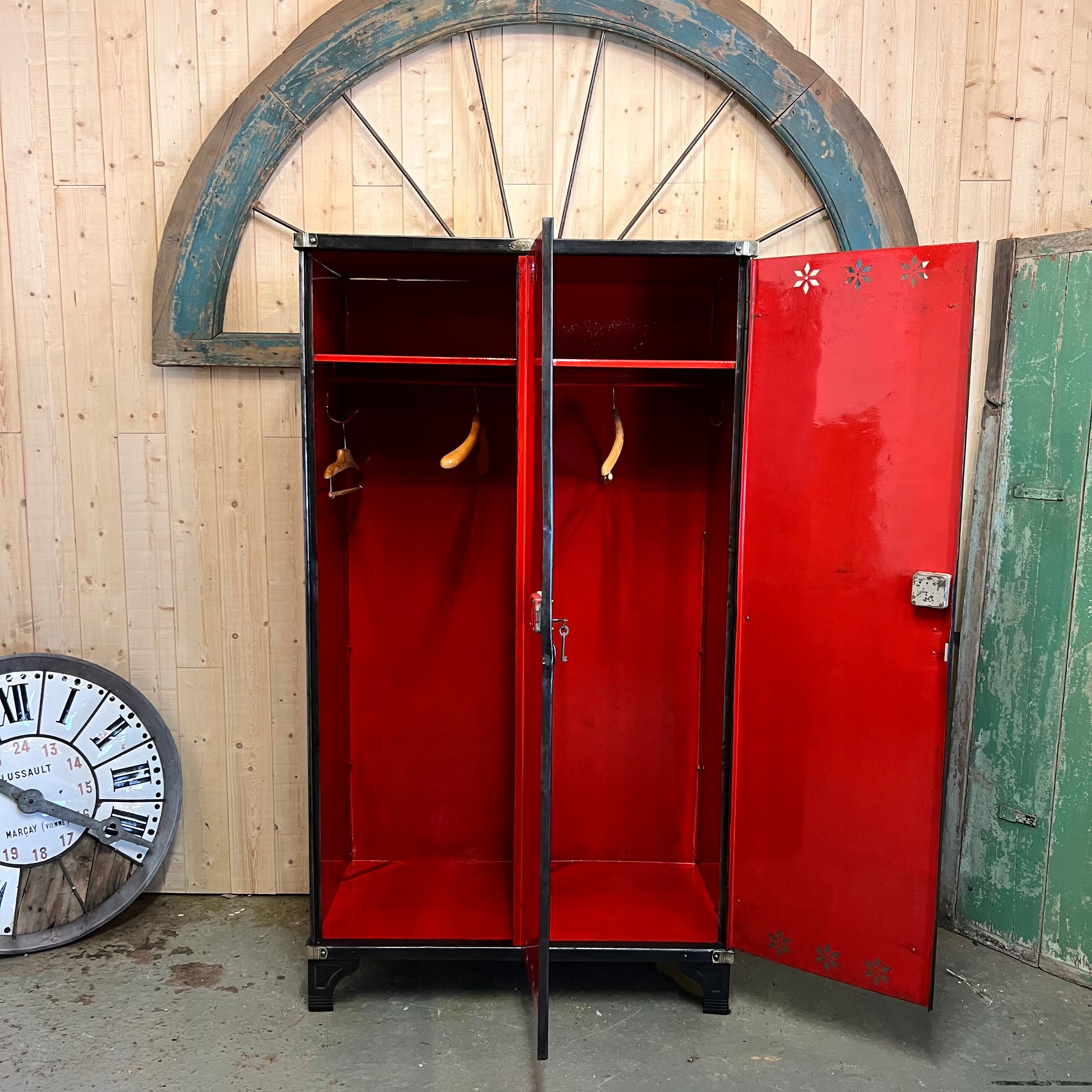 Wardrobe Strafor 1930