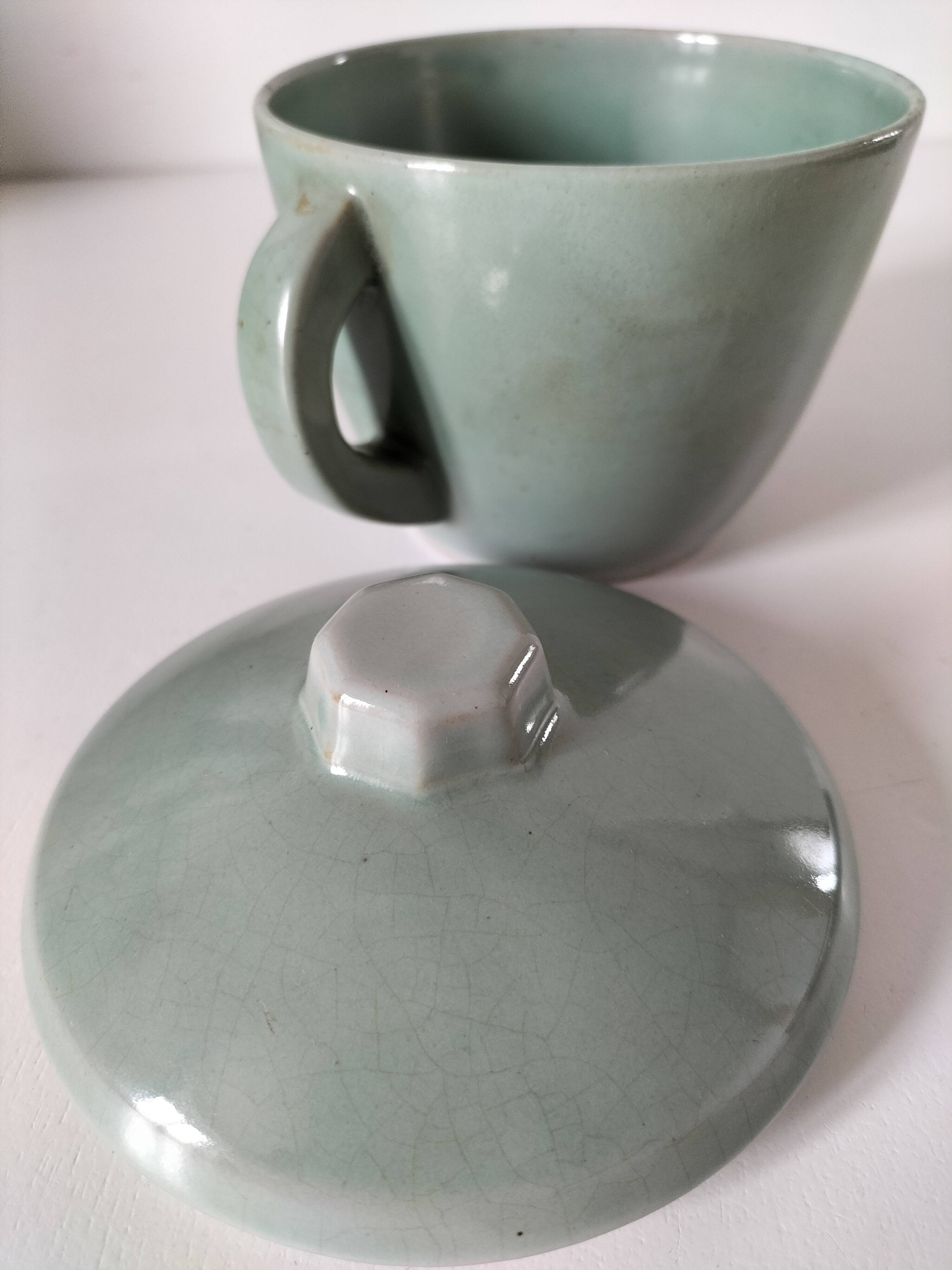 Covered sugar bowl in celadon ceramic – modernist lines