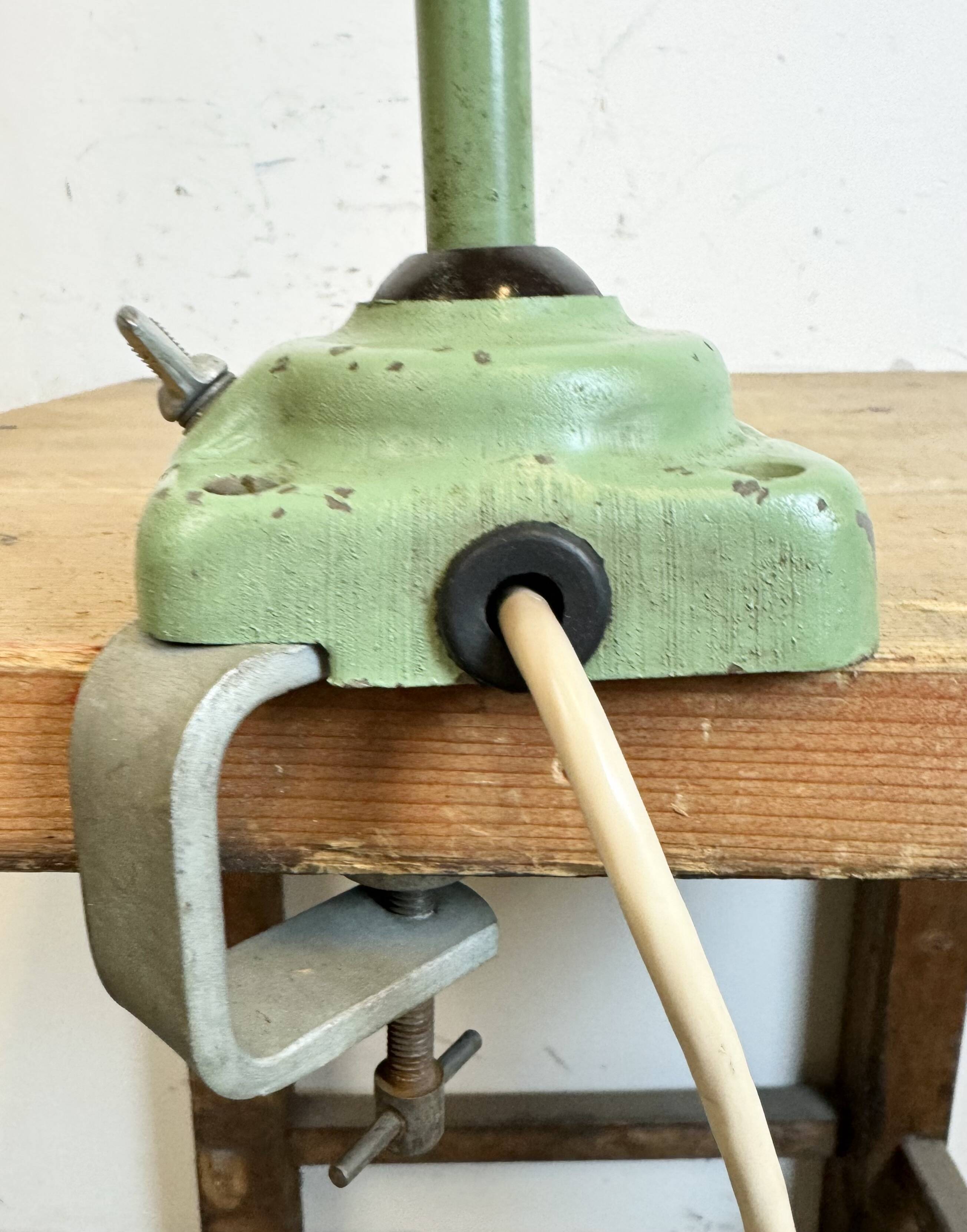 Lampe de table d'atelier industriel vert, 1960s