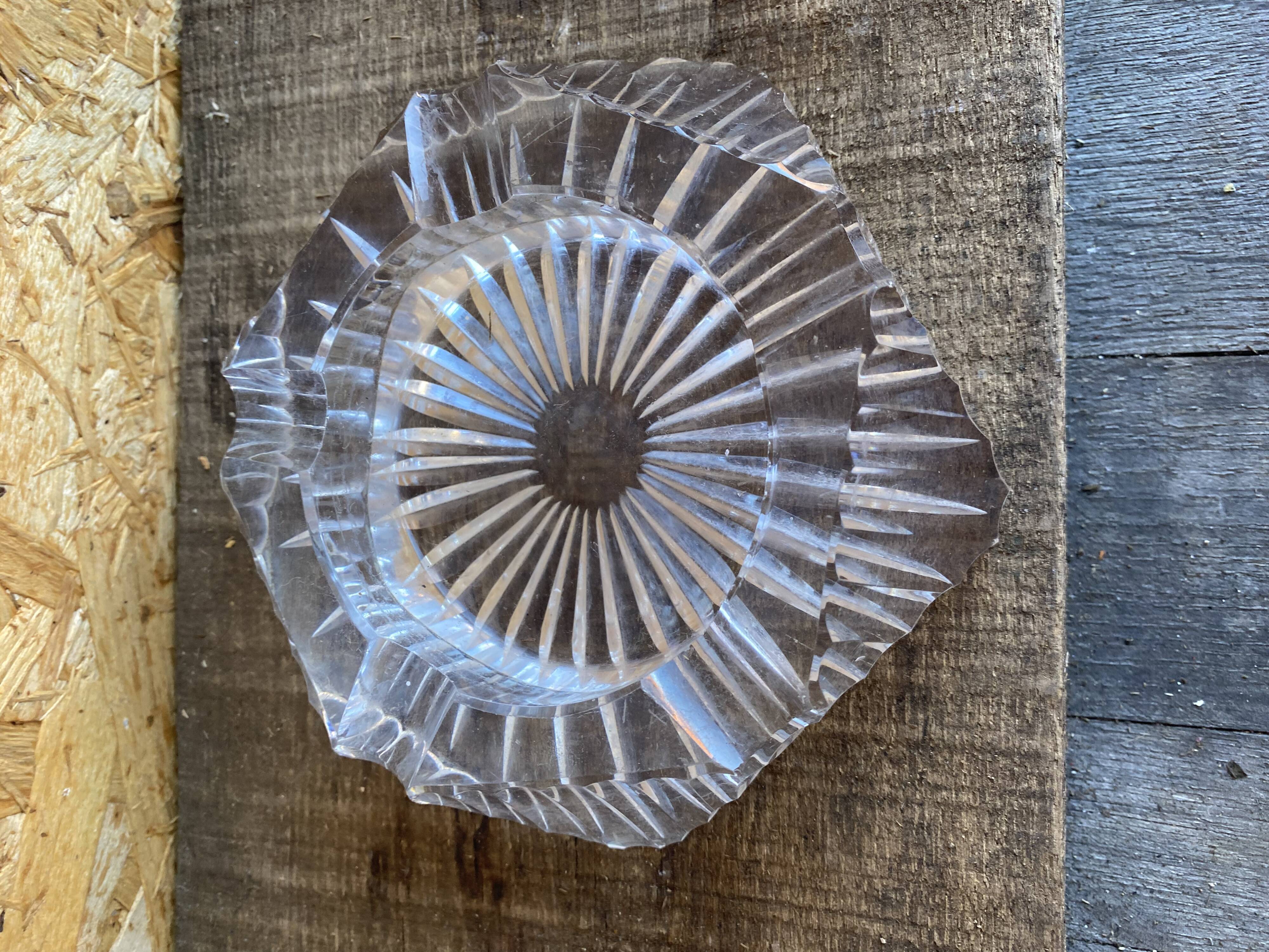 Vintage Star-Designed Glass Ashtray Pocket Bowl #D981