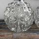 Paire d’appliques chromées et verre ciselé