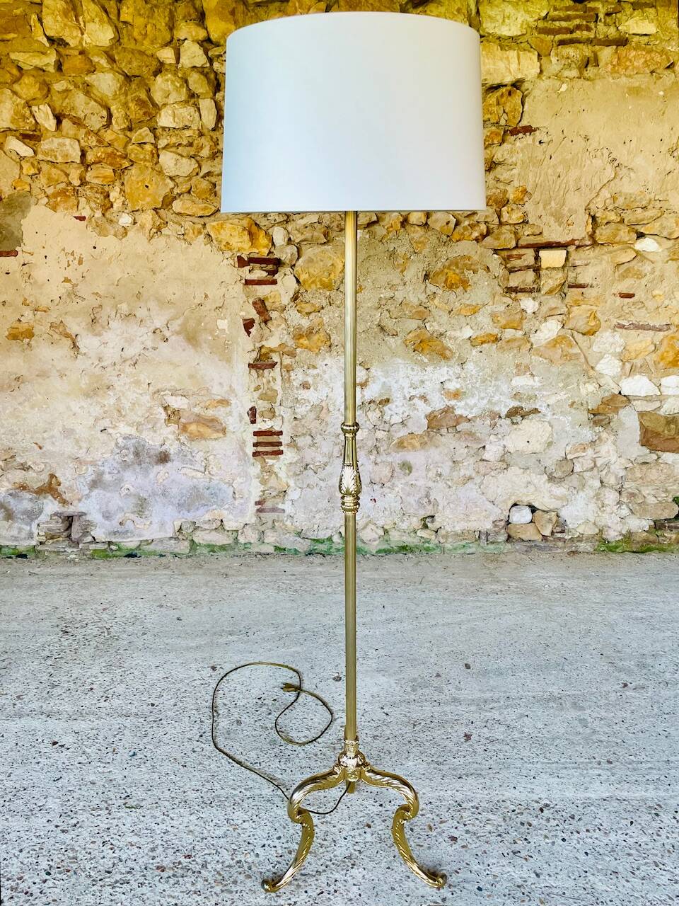 Vintage brass floor lamp, tripod circa 1960s