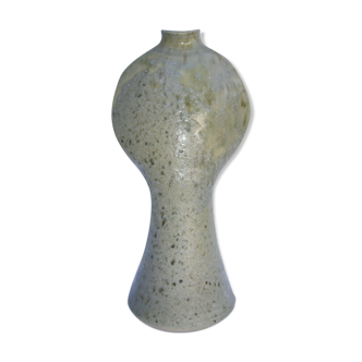 ceramic vase forming a woman bust