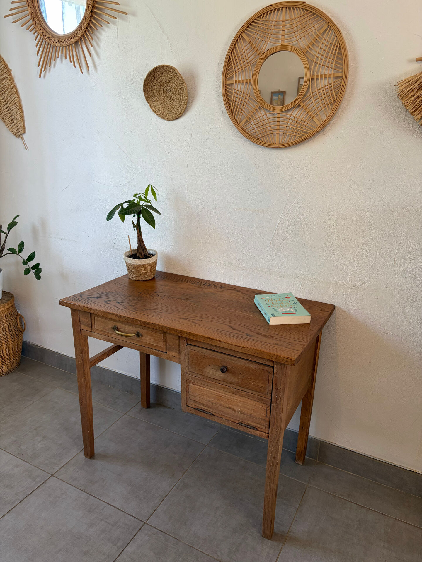 Charmant petit bureau vintage en chêne