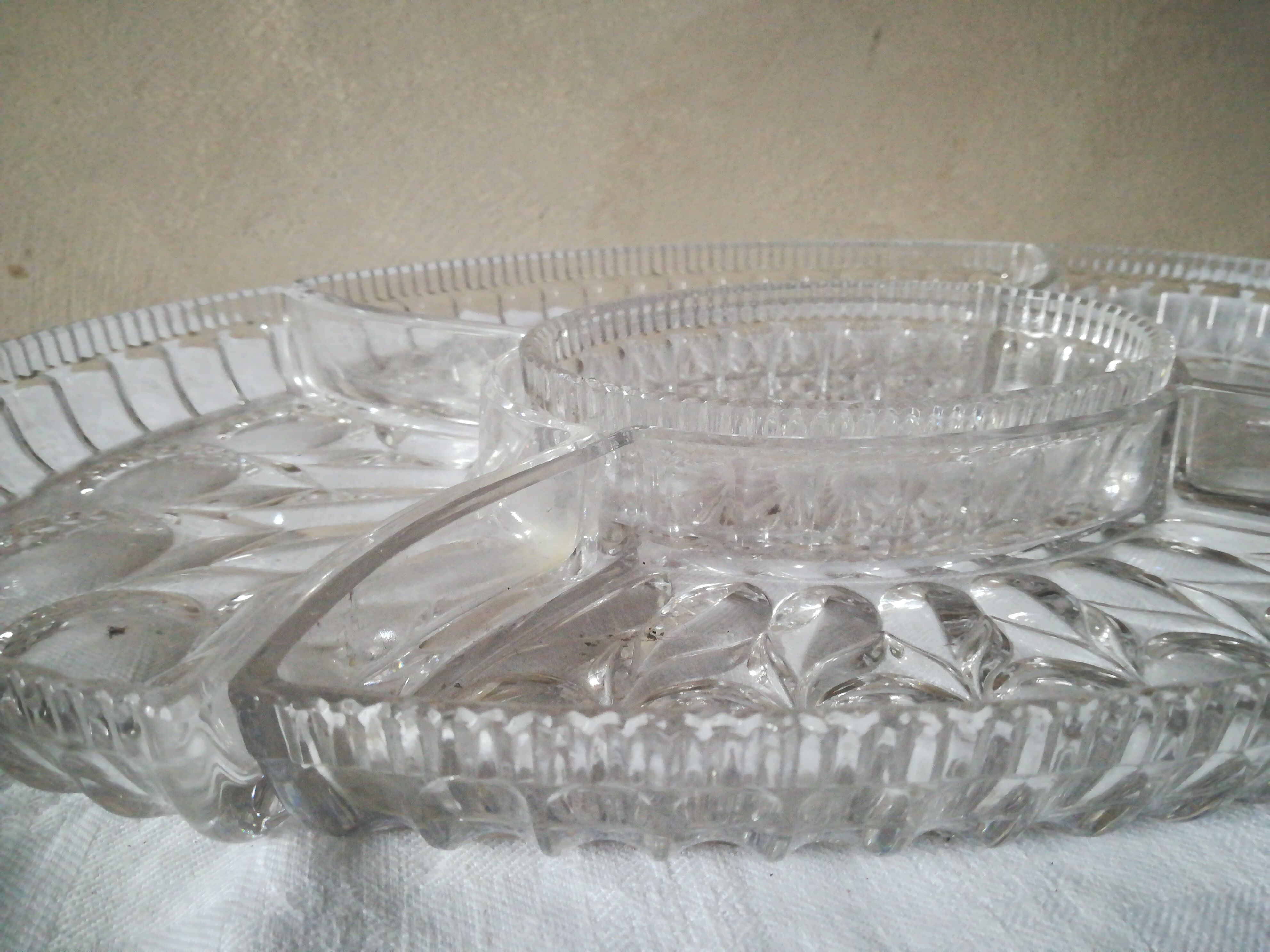 Large dish to hors d'oeuvres