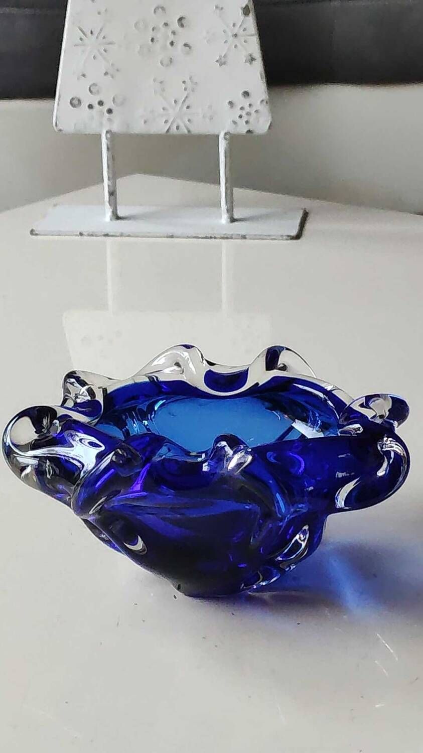 Empty pocket blown art glass from Murano Italy, corolla shape, cobalt blue