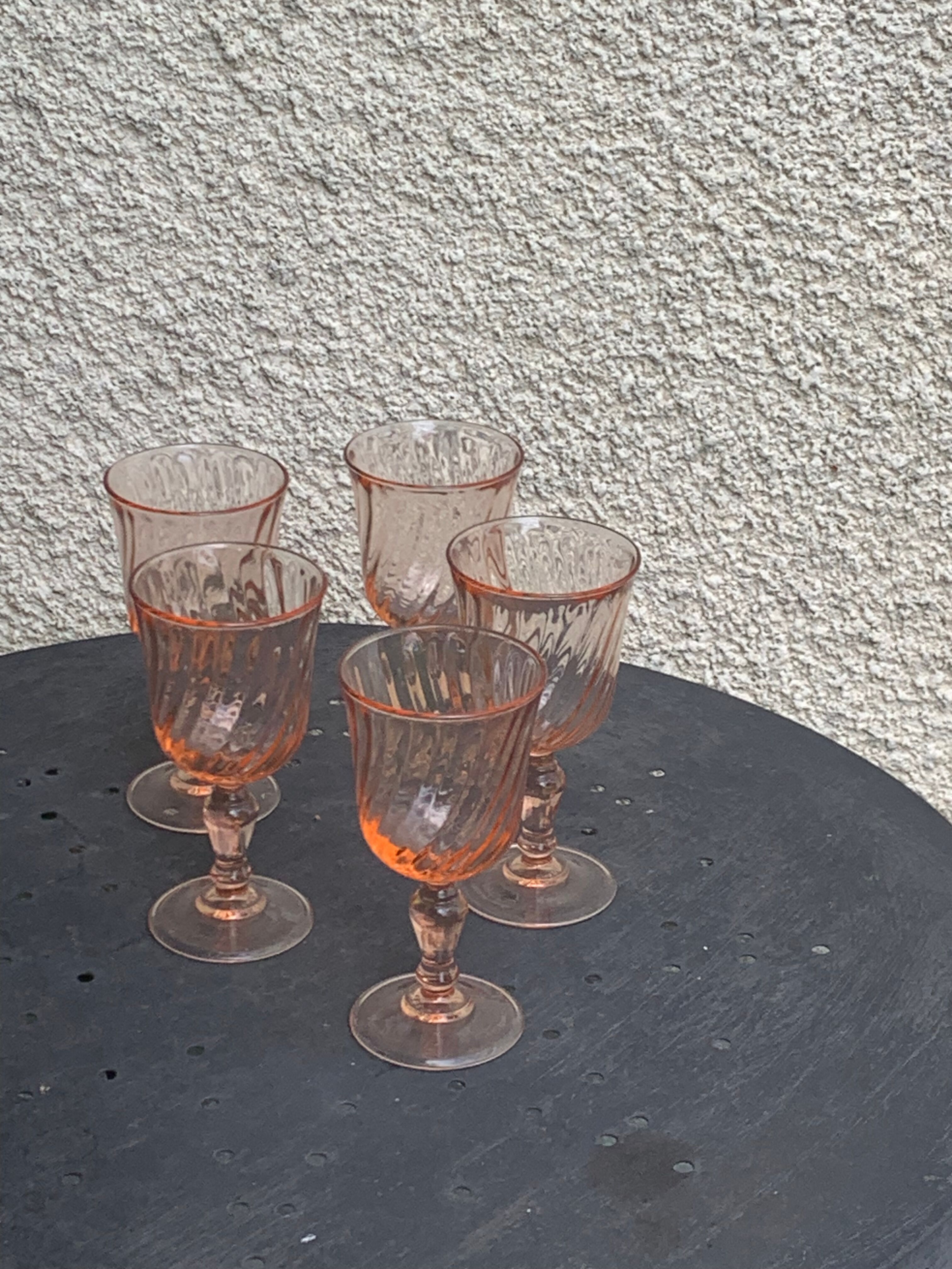 5 Rosaline wine glasses in twisted pink glasses, stamped France Vintage 1950/60
