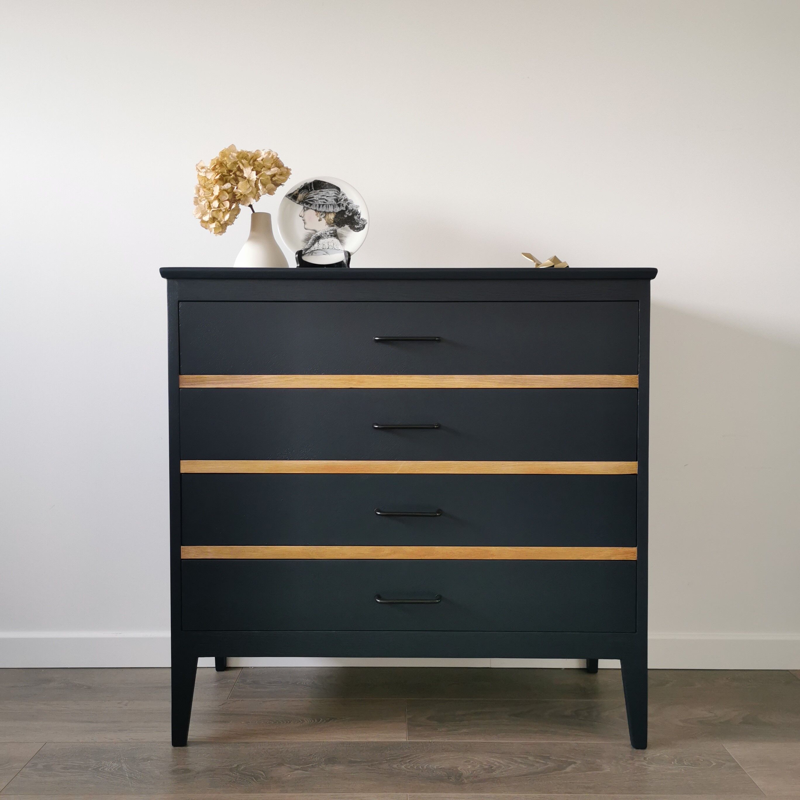 Vintage chest of drawers
