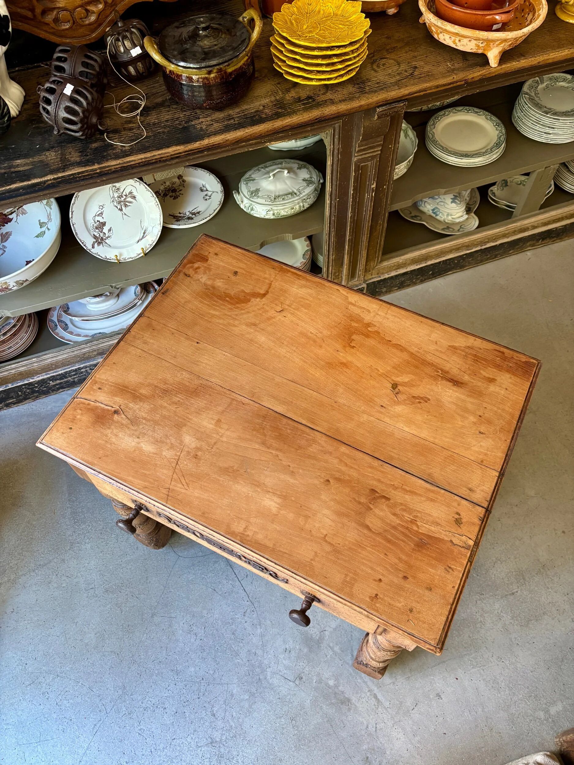 Bureau, table d'appoint 1 tiroir en bois clair