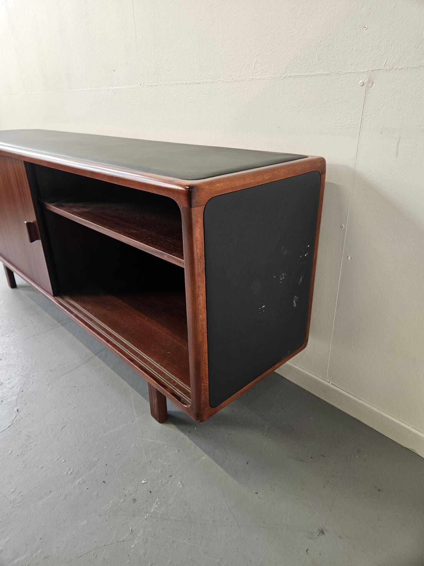 Enfilade vintage design en teck et cuir , années 70