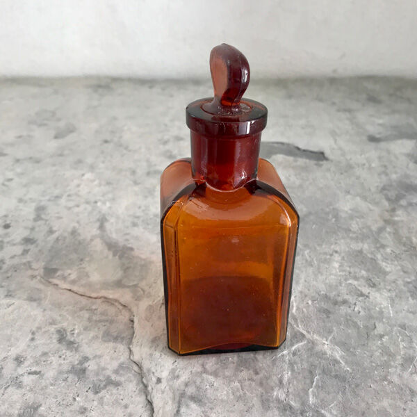 Amber apothecary flask