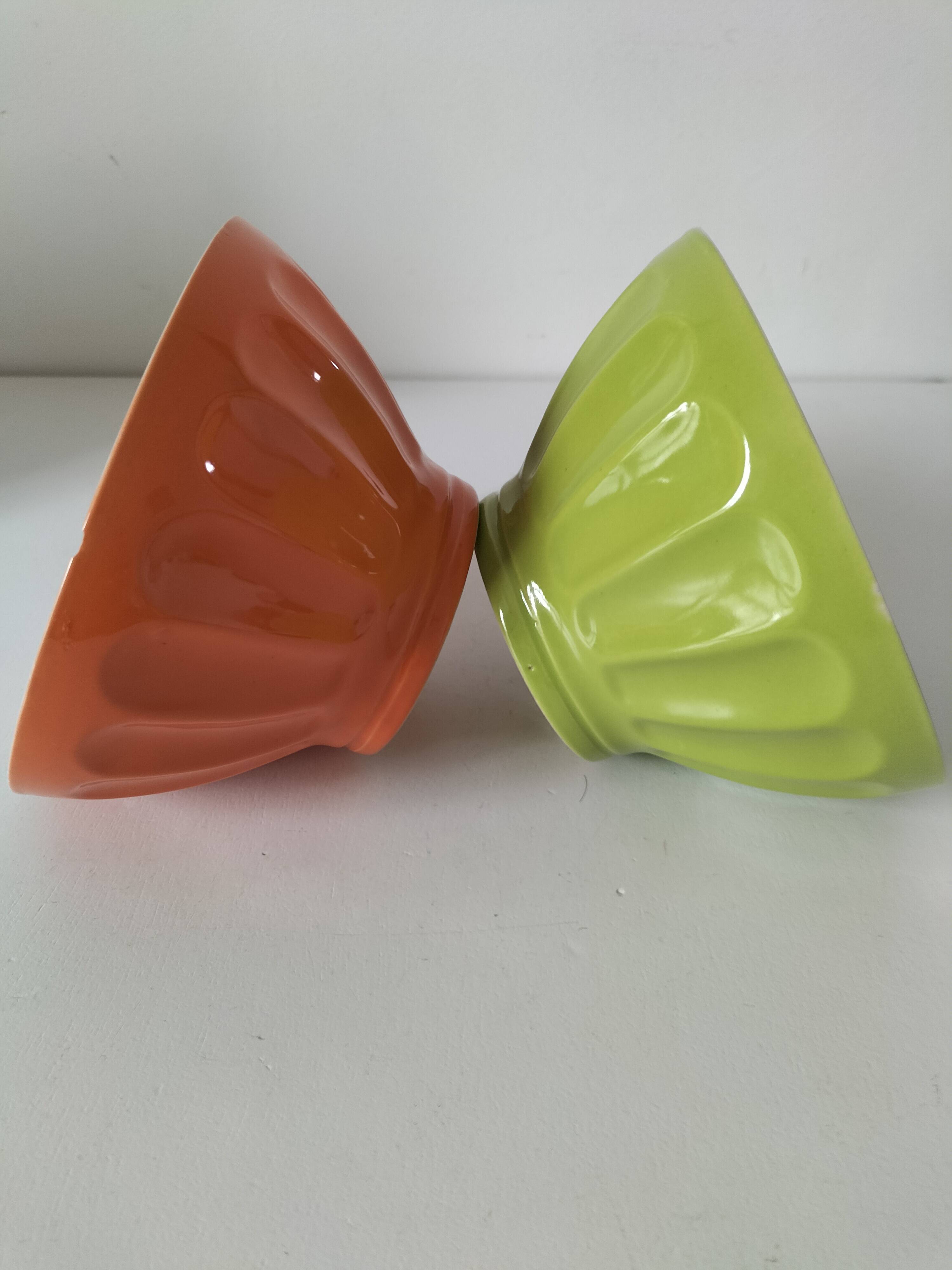 2 large vintage farm bowls in lime green and orange