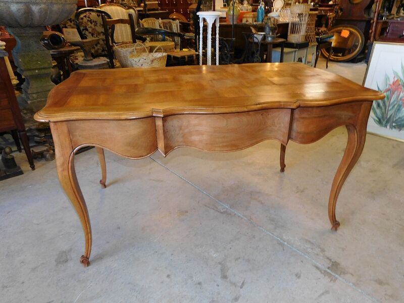 Bureau 3 tiroirs style Louis XV