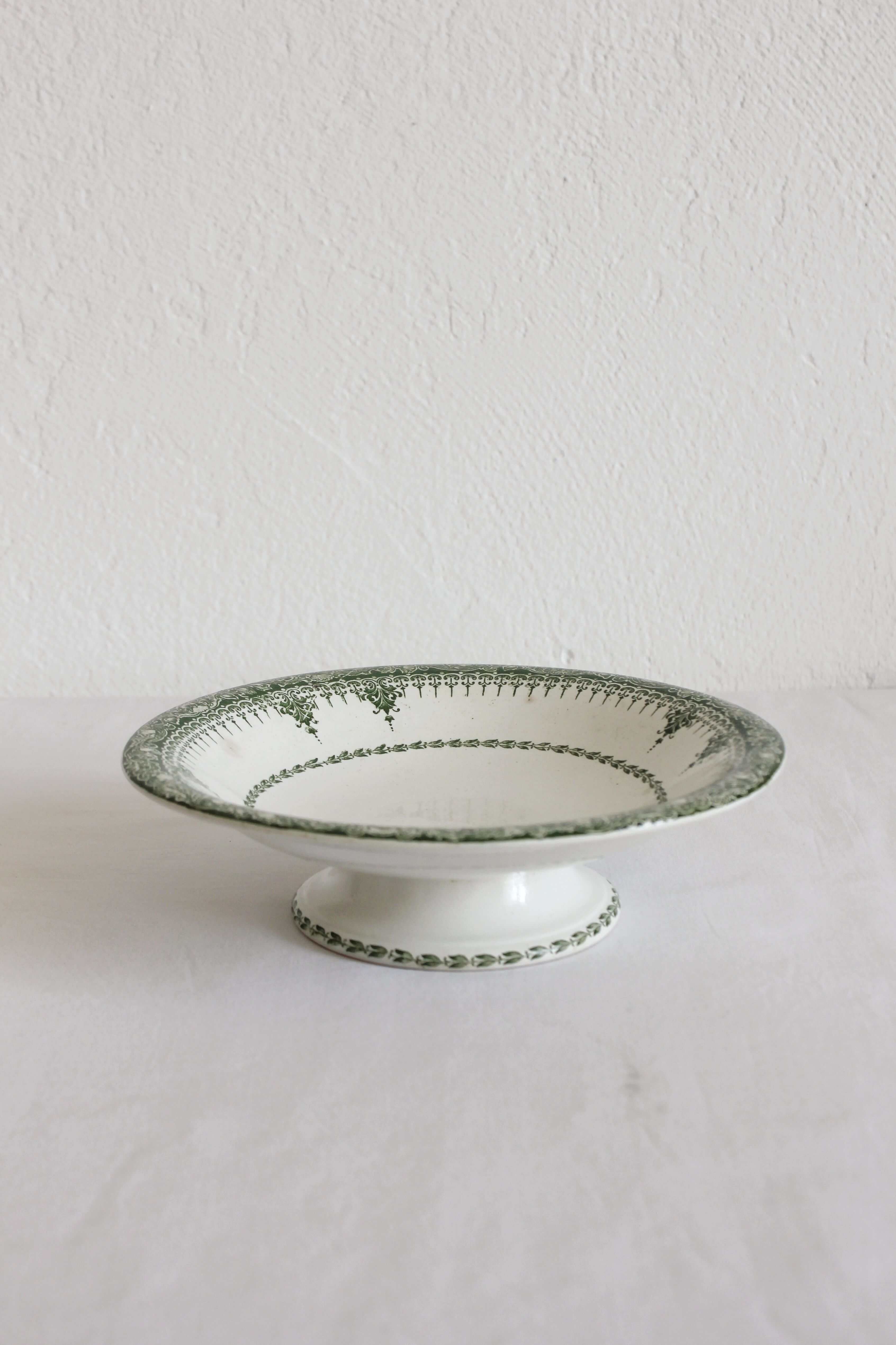 Ironstone compote dish "Ariane", Onnaing pottery, late 19th century