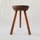 Tabouret tripode en bois