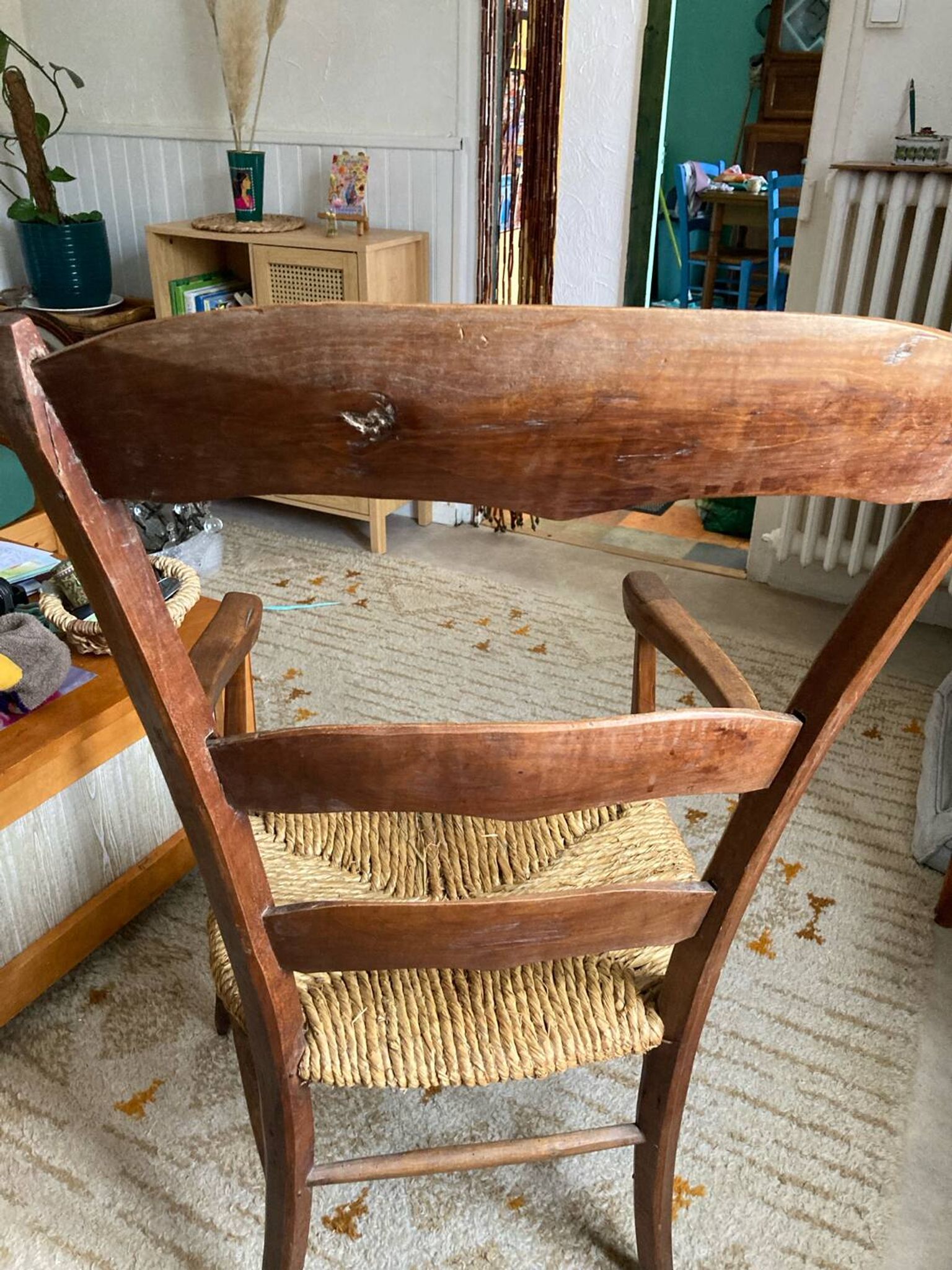 Fauteuil en paille art populaire