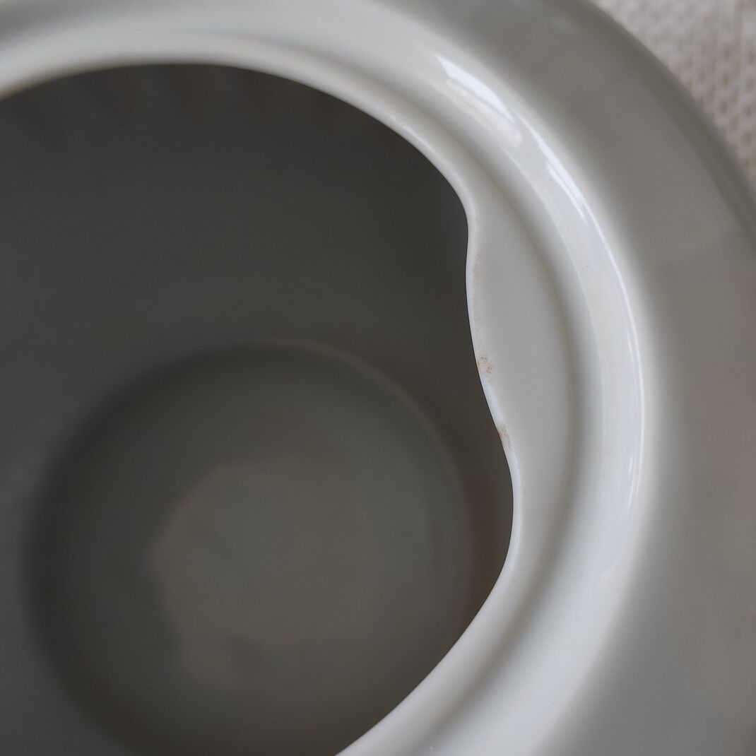 Théière en porcelaine Deshoulières