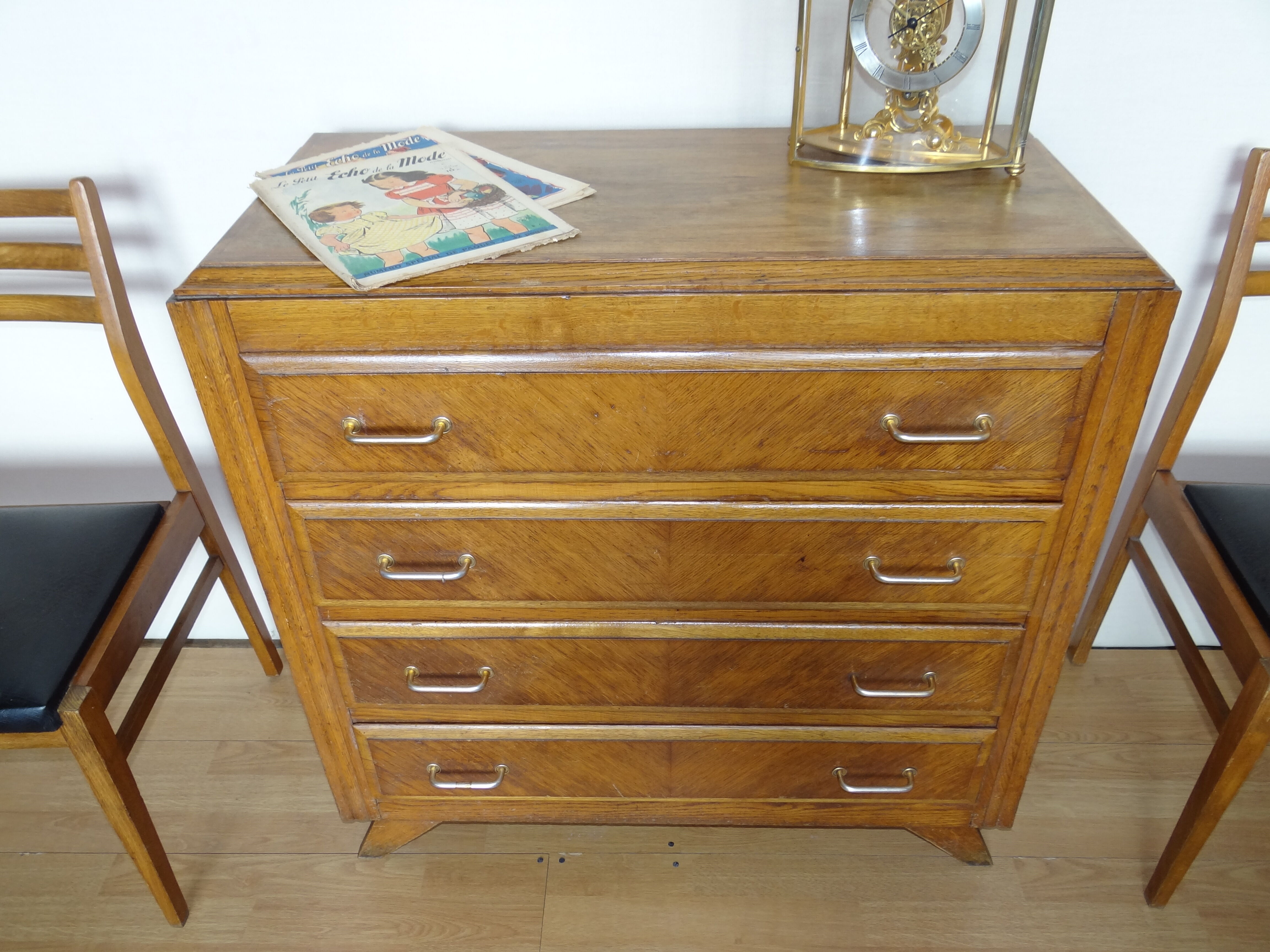 Dresser 1950