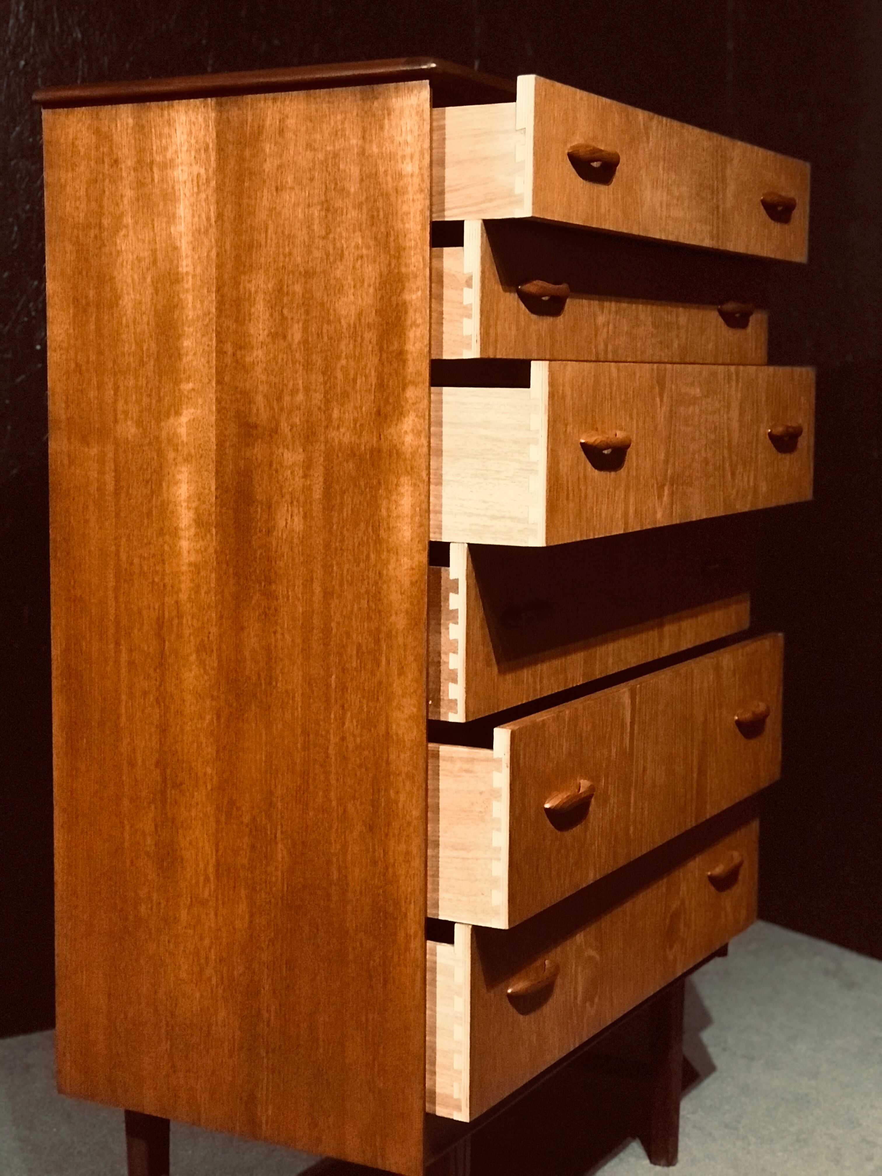 Mid-century english teak chest of drawers, 1960s