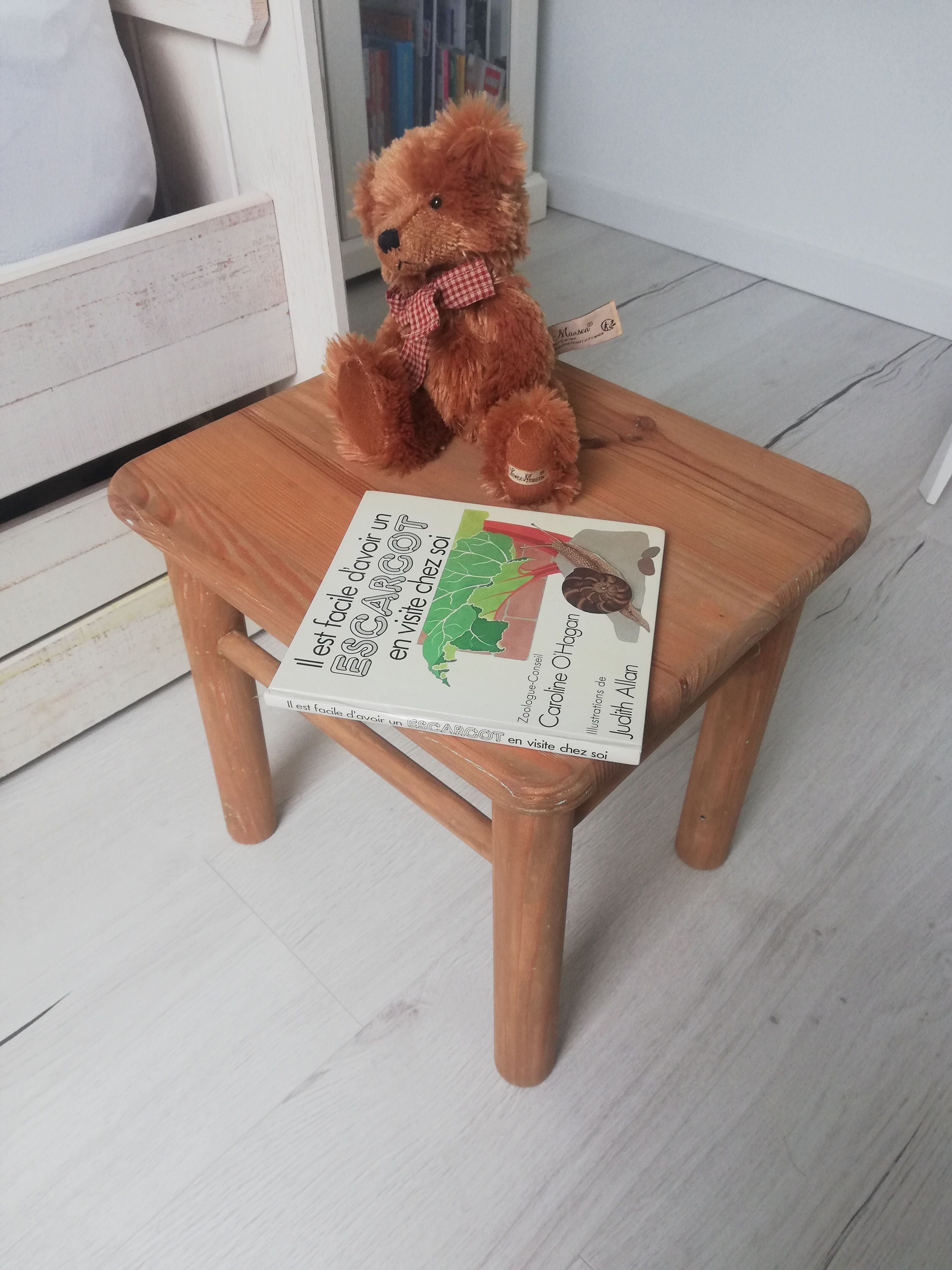 Stool / children's bedside table / end of sofa